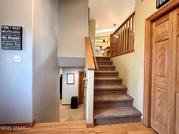 5th image of 1568 35th Ave S