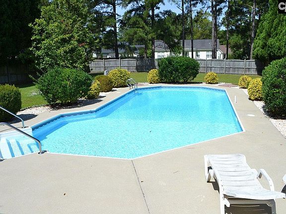 2nd image of 4 Dove Park Cir