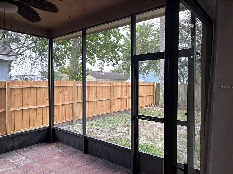 1046 Whittier Cir — Photo 16