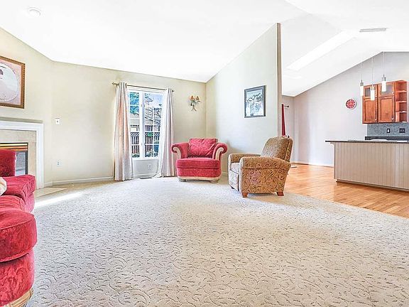 5th image of 413 Chapelwood Dr