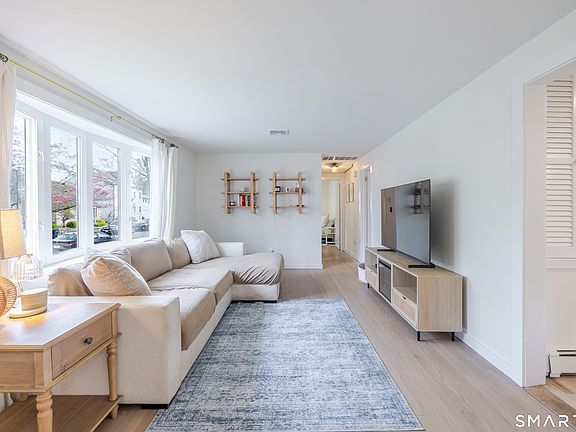 4th image of 76 Geneva Terrace