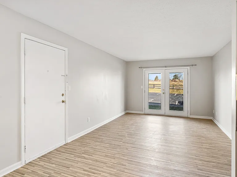 Green Valley Apartments — Photo 5