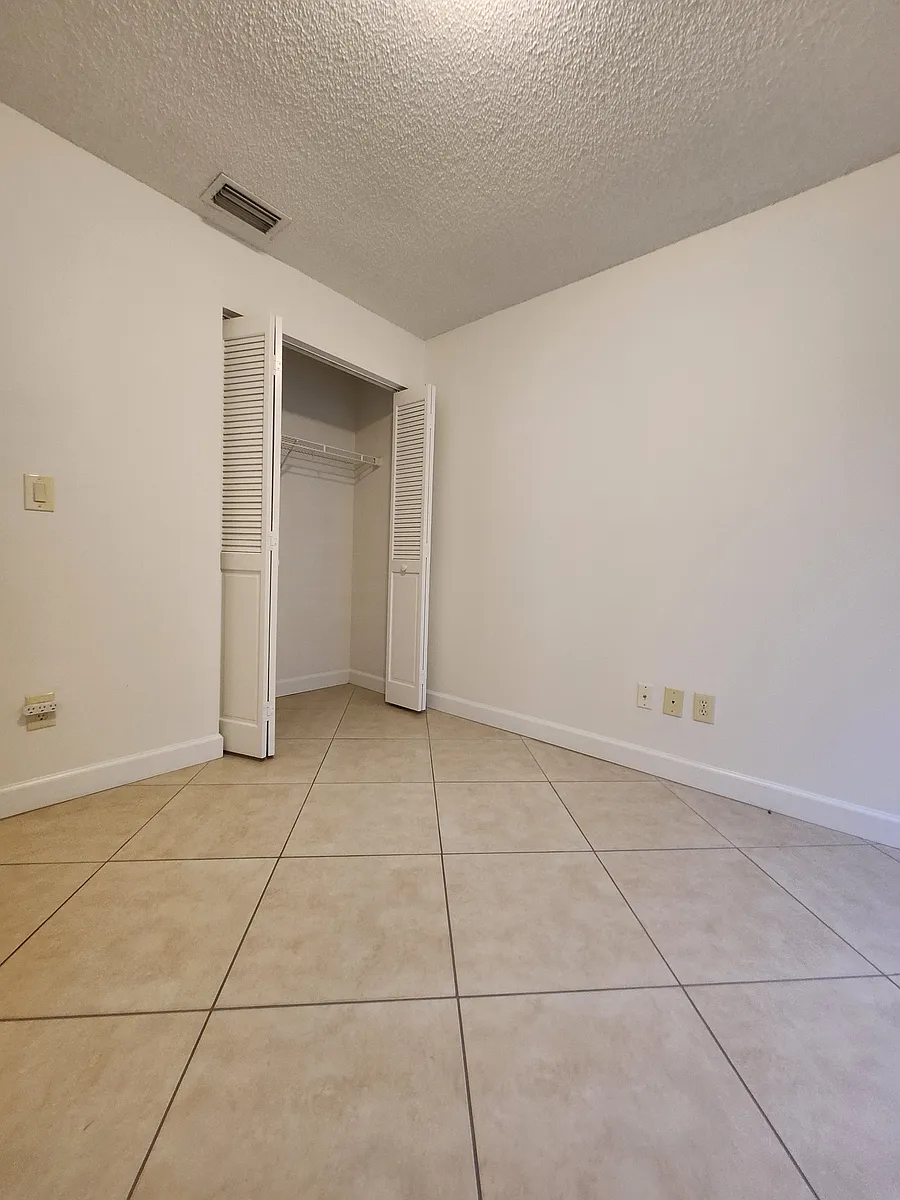 Building Photo - 10102 Cedar Dune Dr