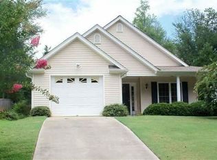 121 Grand Oak Cir, Pendleton, SC 29670