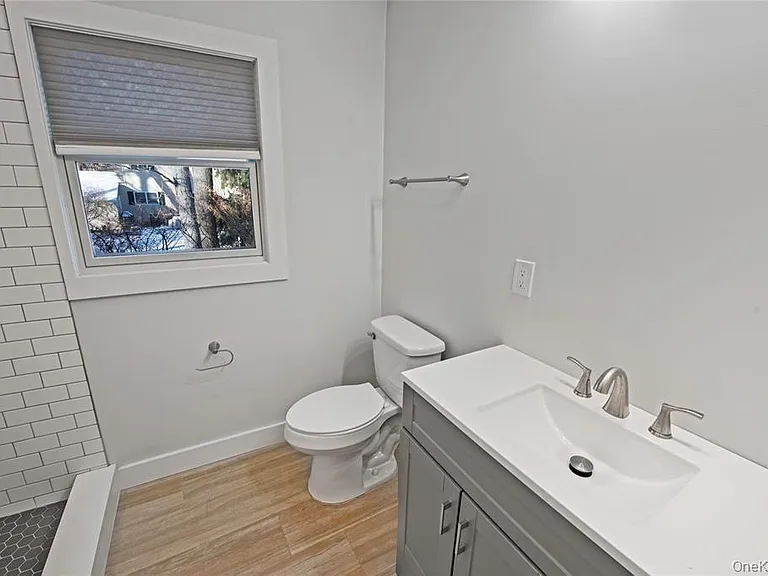 134 Ralph Ave — Photo 5