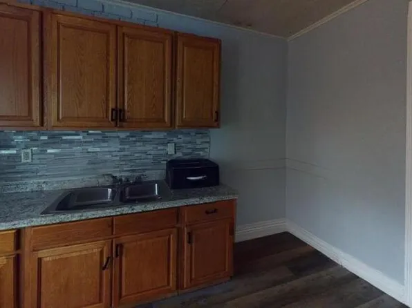 10 Locust St, Rochester, NY 14613