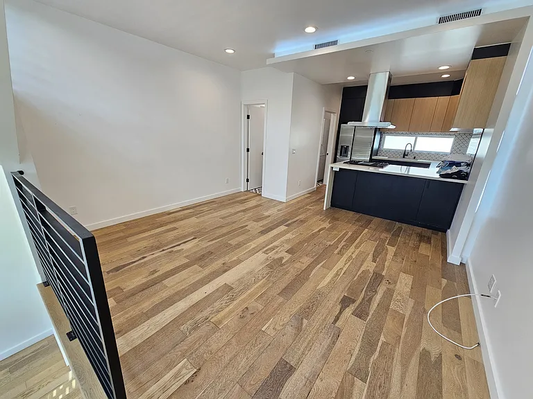 4260 Laurel Canyon Blvd — Photo 2