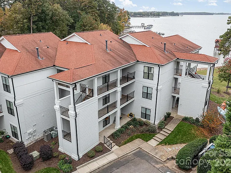 17811 Half Moon Ln — Photo 29
