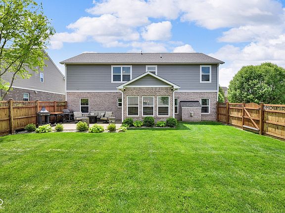 4th image of 8704 New Heritage Dr
