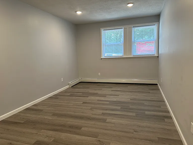 314 Oak St #12 — Photo 12