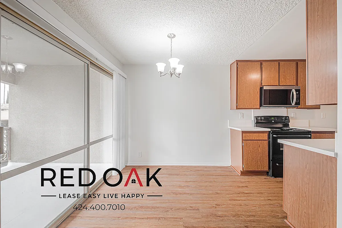 411 E Bay State St — Photo 1