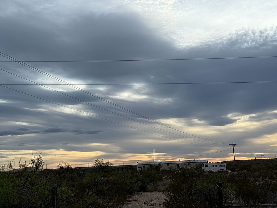 2nd image of 1187 Greasewood Rd