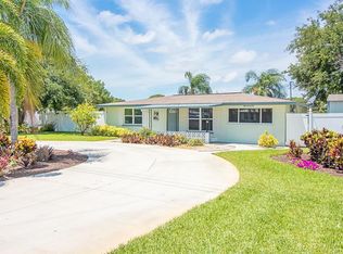 872 E 6th St, Englewood, FL 34223