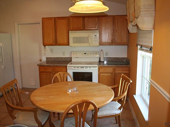 5th image of 71 Flemingwood Ln