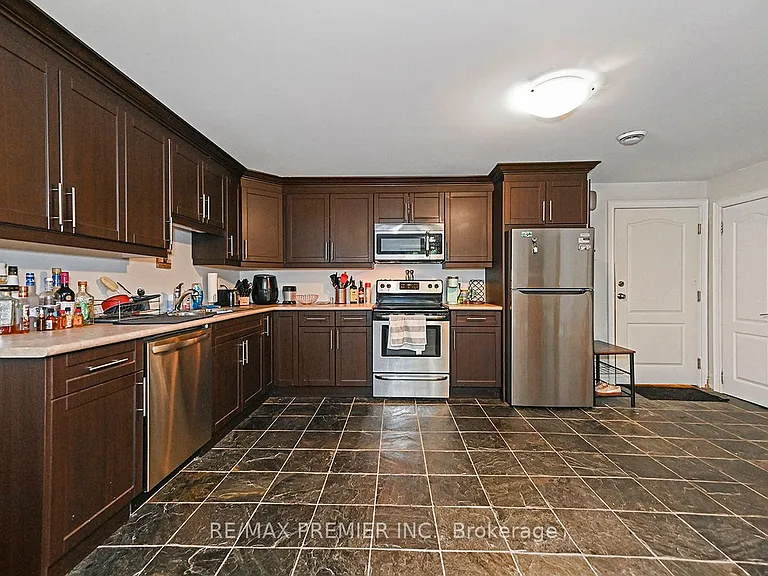 916 Scarlett Rd #BASEMENT — Photo 9