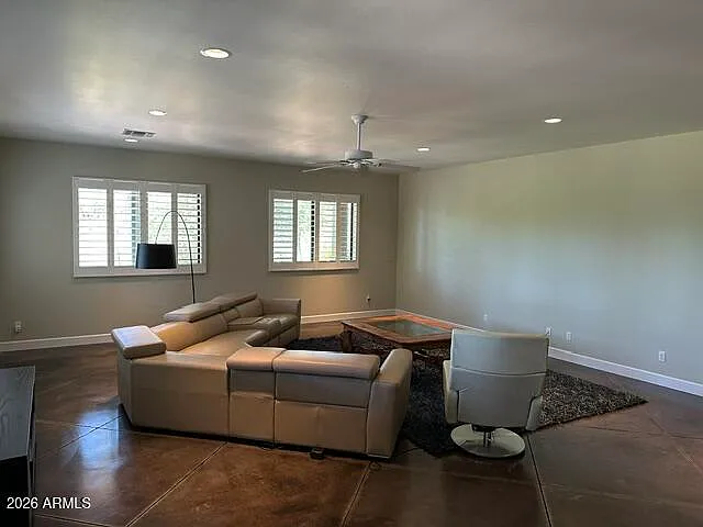 2201 E Grapevine Dr — Photo 16