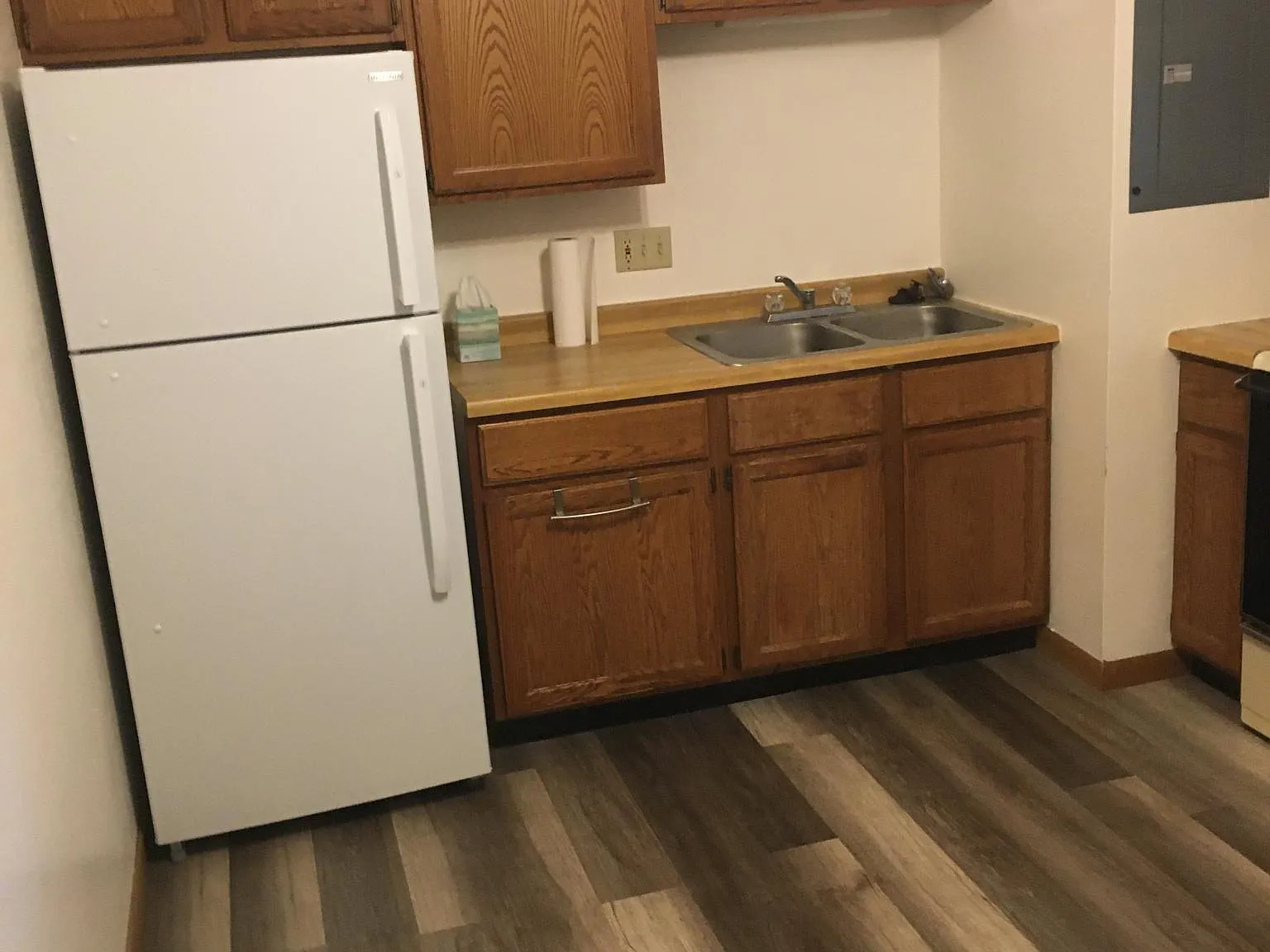 180 N Freeman Dr — Photo 3