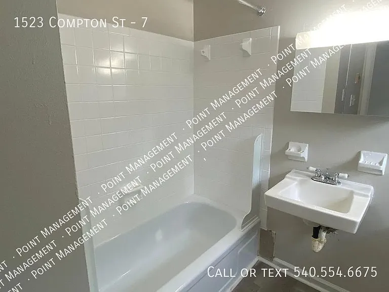 1523 Compton St NE #7 — Photo 6
