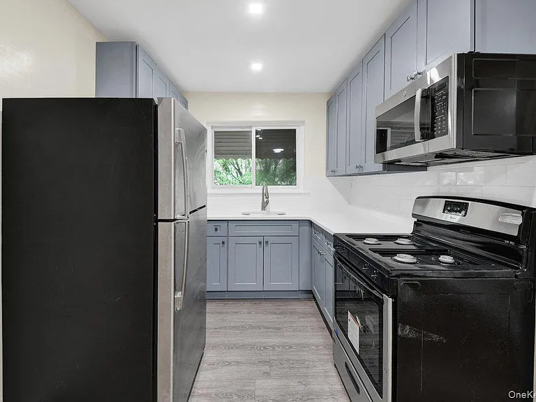 3722 Bronxwood Ave #2 — Photo 7