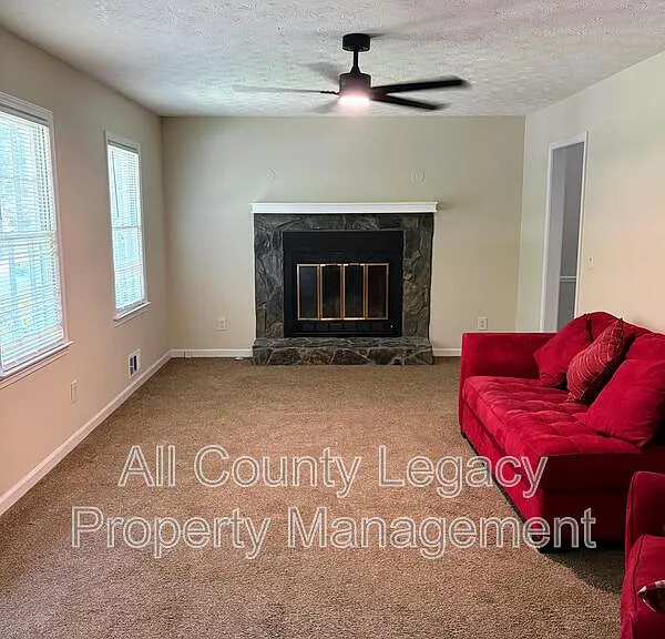 1224 Cone Cir — Photo 2