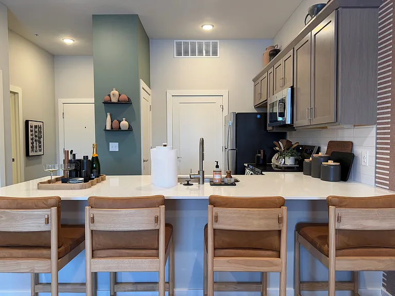 Newton Place Apartments — Photo 5