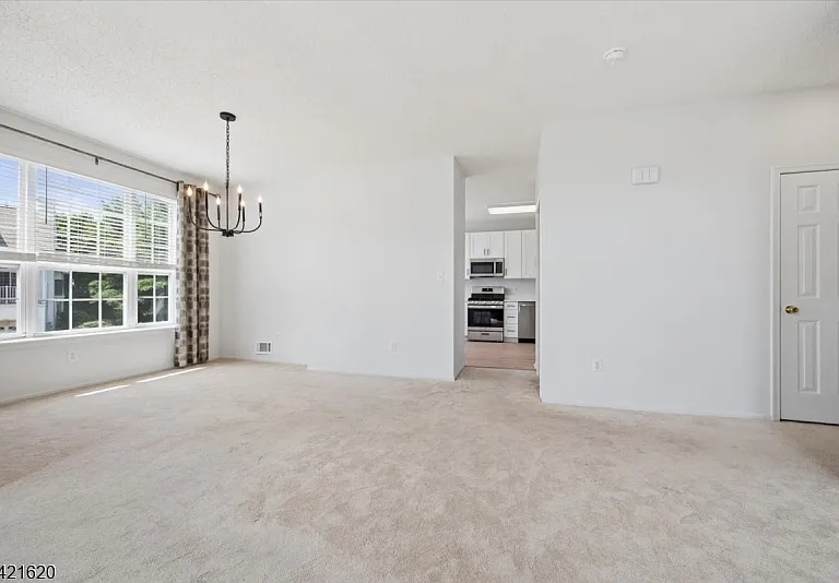 82 Hancock Dr — Photo 11