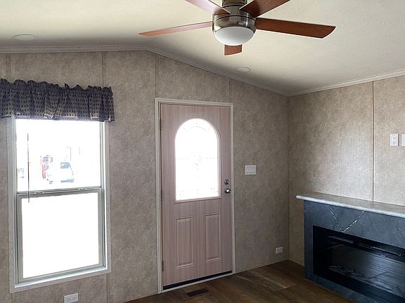 5th image of 1605 N 36th St #1506