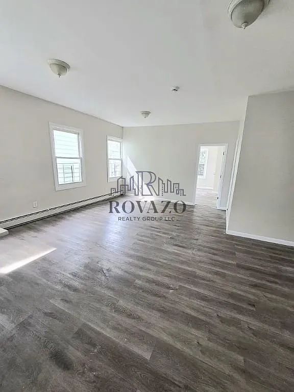 Building Photo - 22 Goodwin Ave #2