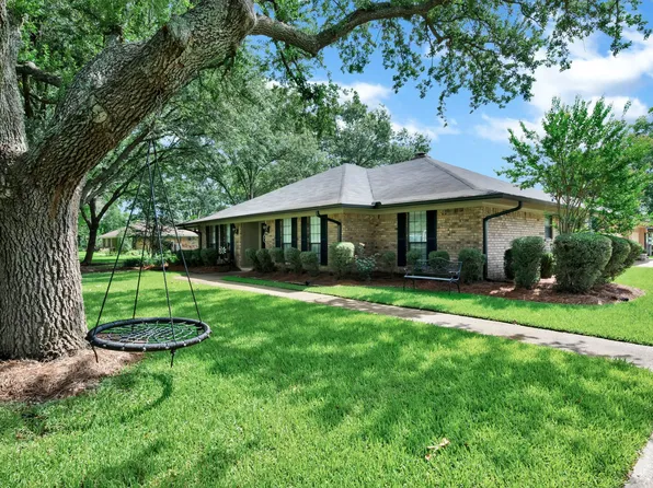 112 Rolling Meadow Ln, Bossier City, LA 71112