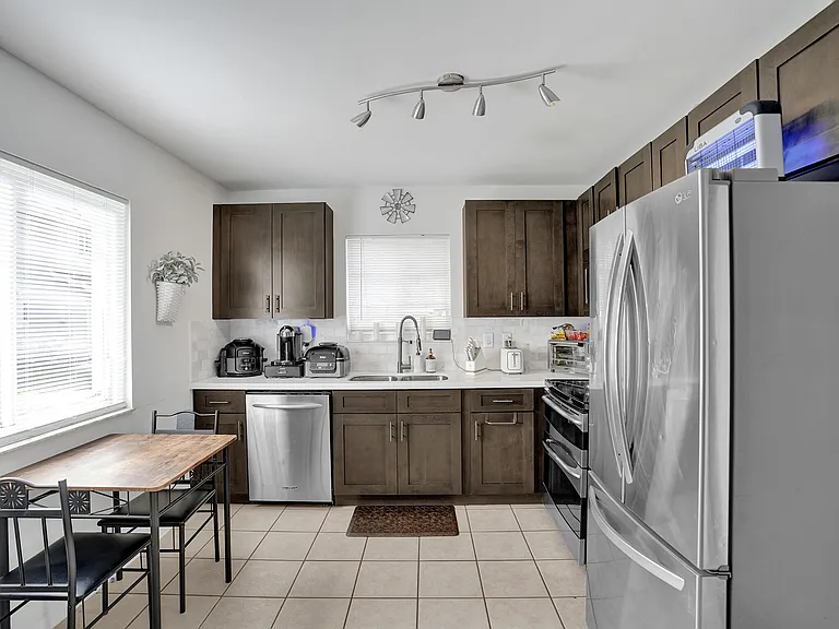 1488 SW 47th Ave — Photo 3
