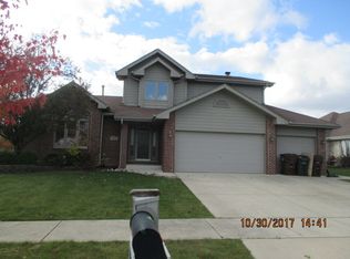 8616 Bangor Dr, Tinley Park, IL 60487