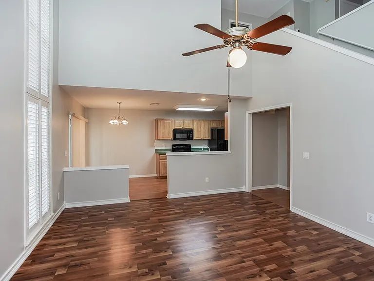 17703 Parkway Green Ln — Photo 5
