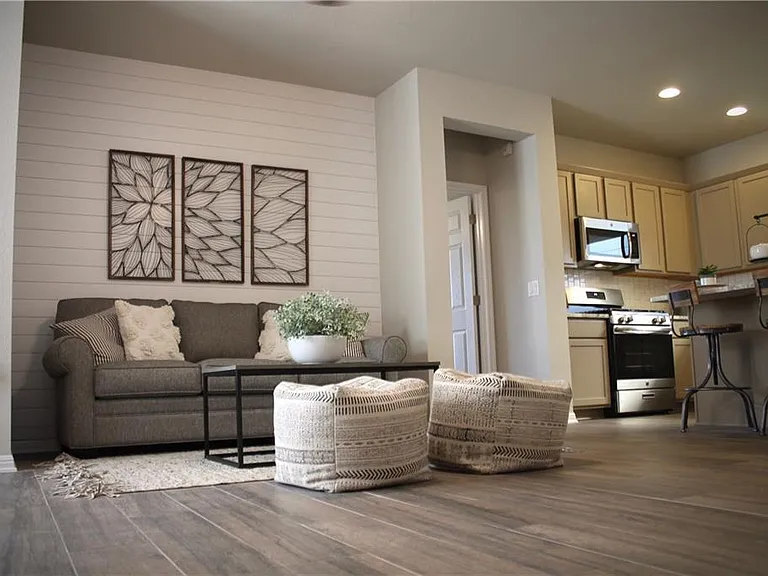 729 Durness Dr — Photo 3