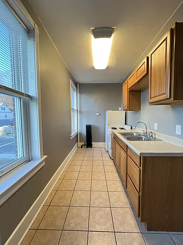 1004 Bluff St Photo 1