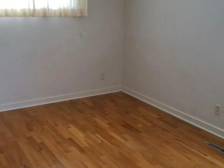 403 Hart St — Photo 4