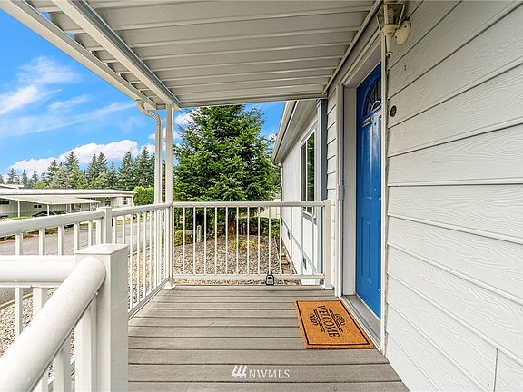 5th image of 17408 44th Avenue W