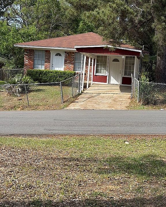 1st image of 202 Martin Luther King Jr St