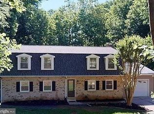 8827 Lafayette Dr, Owings, MD 20736