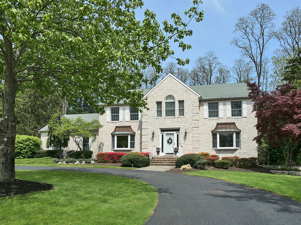 1st image of 1 Garryford Dr