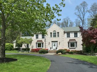 1 Garryford Dr, Middletown, NJ 07748