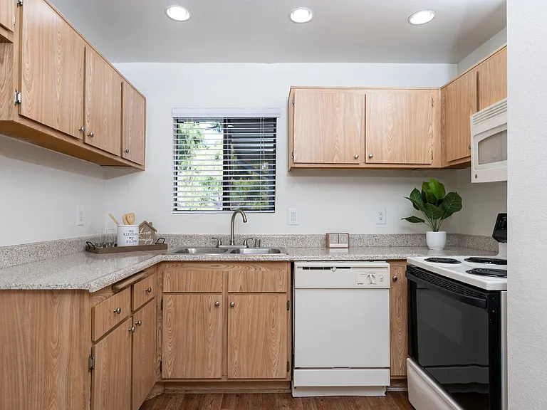 Woodbend Apartments — Photo 71
