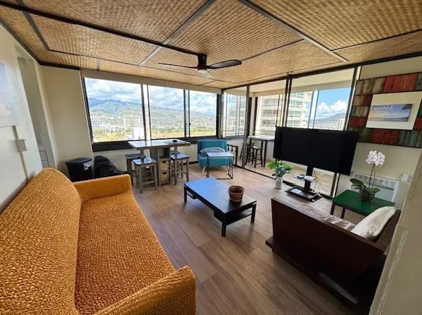 2410 Cleghorn St, Honolulu, HI