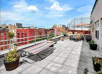 Rented by R New York