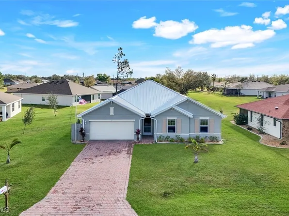 566 Corrientes Cir, Punta Gorda, FL 33983