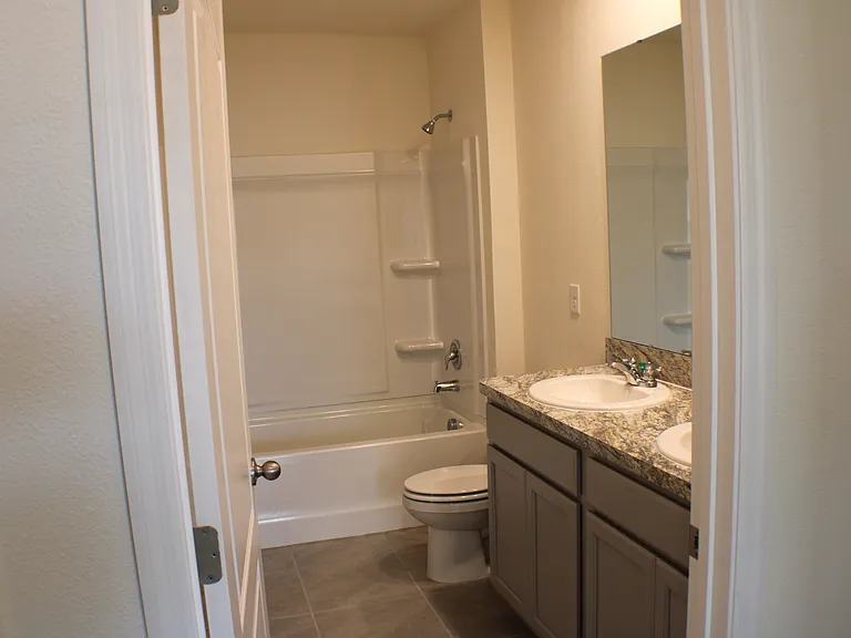 1419 Glenrise Ct — Photo 16