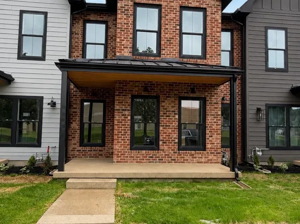 712 N Walnut St, Muncie, IN 47305