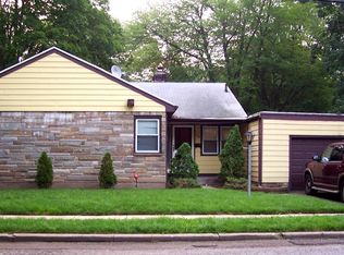 396 Wallace St, Freeport, NY 11520