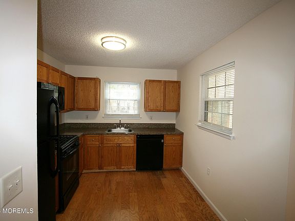 5th image of 200 Daffodil Dr