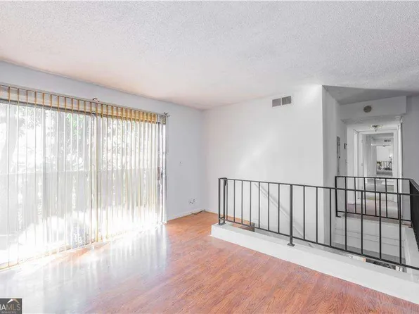 1213 Camelot Dr, College Park, GA 30349