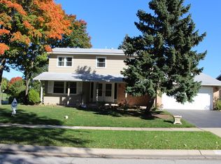 116 Parkchester Rd, Elk Grove Village, IL 60007